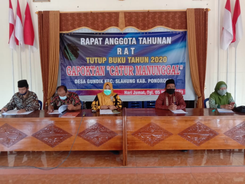 Acara RAT Gapoktan yang di hadiri Indah sahyekti SP, MMA team PUAP kabupaten Ponorogo, Pengurus, BPD, Kepala desa dan perwakilan kelompok.