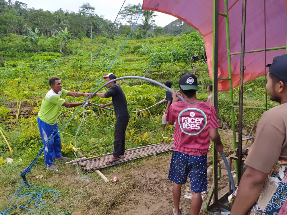 Lokasi dan saat pelaksanaan kegiatan pengeboran di dusun Krajan Desa Gedangan Ngrayun Ponorogo