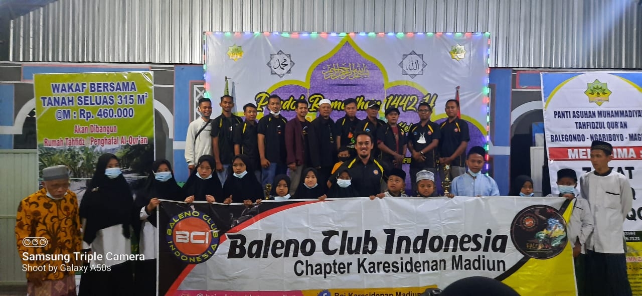 Baleno Club Indonesia ( BCI ) Foto Bersama Sesaat Setelah Acara Serah Terima Santunan Anak Yatim di Yayasan Panti Asuhan Tahfidzul Qur'an, Desa Balegondo, 