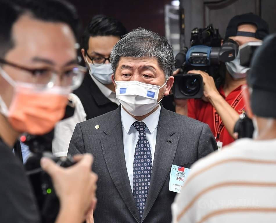 Menteri Kesehatan dan Kesejahteraan Chen Shih-chung (陳 時 中) di Gedung Parlemen