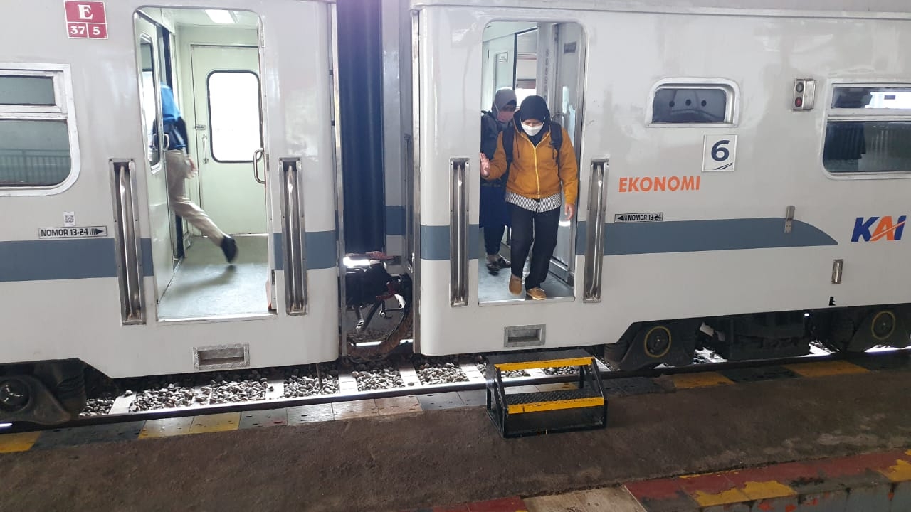Selama periode 6-17 Mei 2021 terdapat total 104 calon penumpang yang ditolak berangkat dikarenakan berkas-berkas persyaratannya tidak sesuai