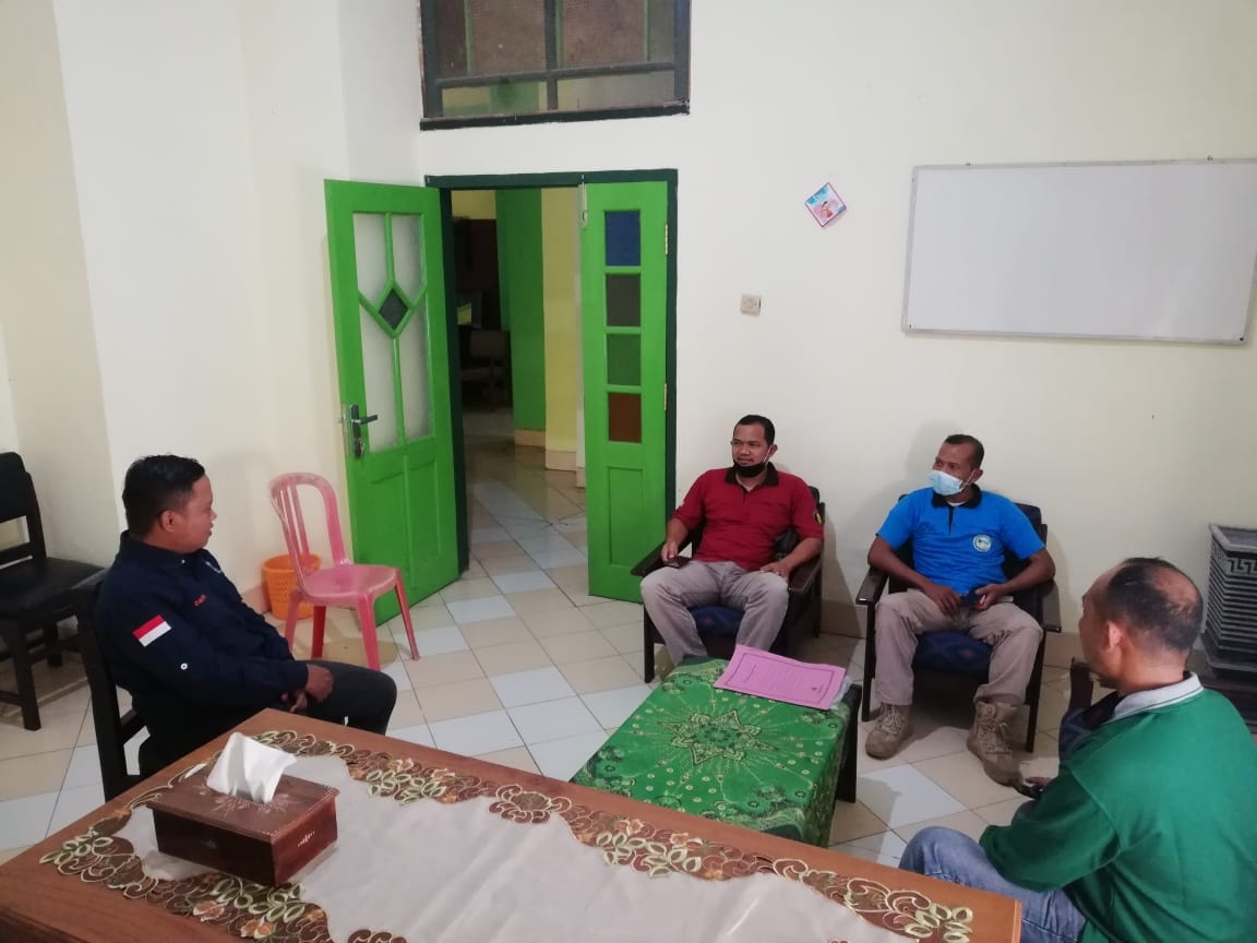 Bincang santai ketua DPD PLMDH dengan Pegawai CDK di kantor CDK Kab. Ponorogo