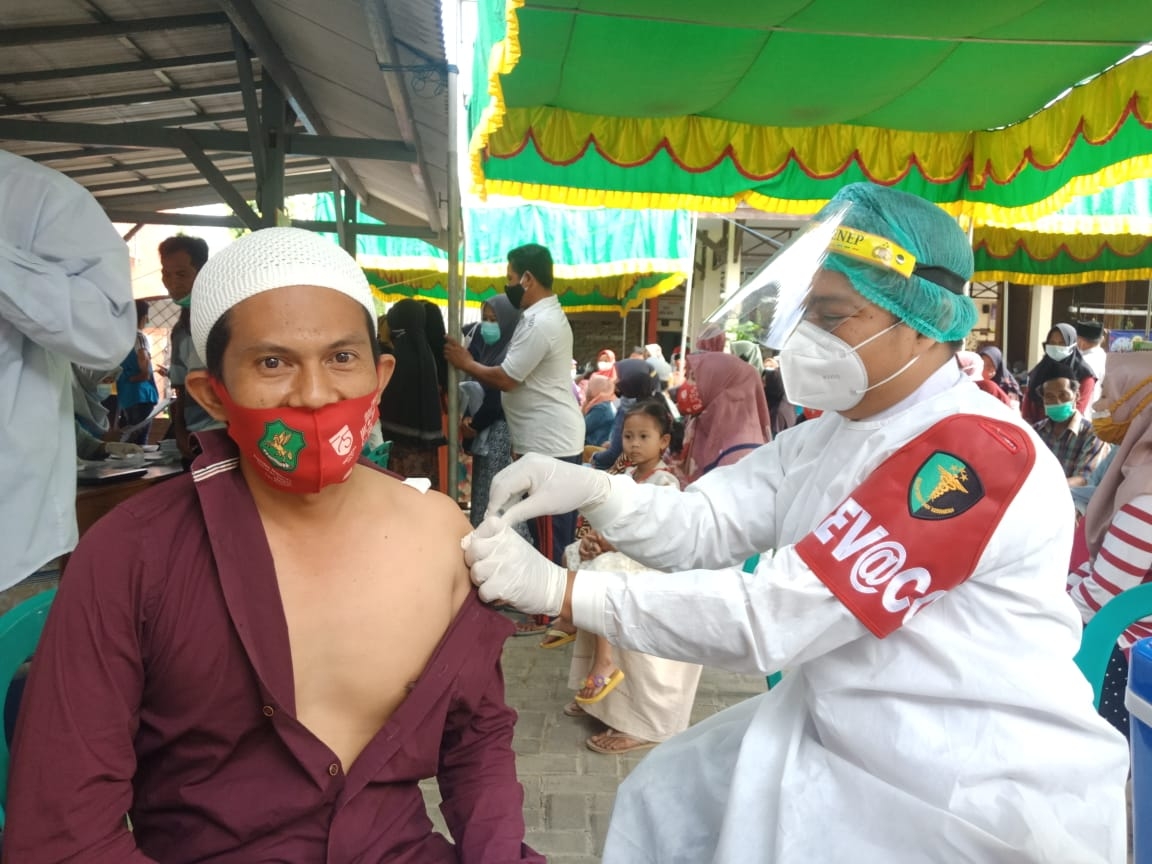 Ribuan Masyarakat Sumenep Vaksinasi COVID 19