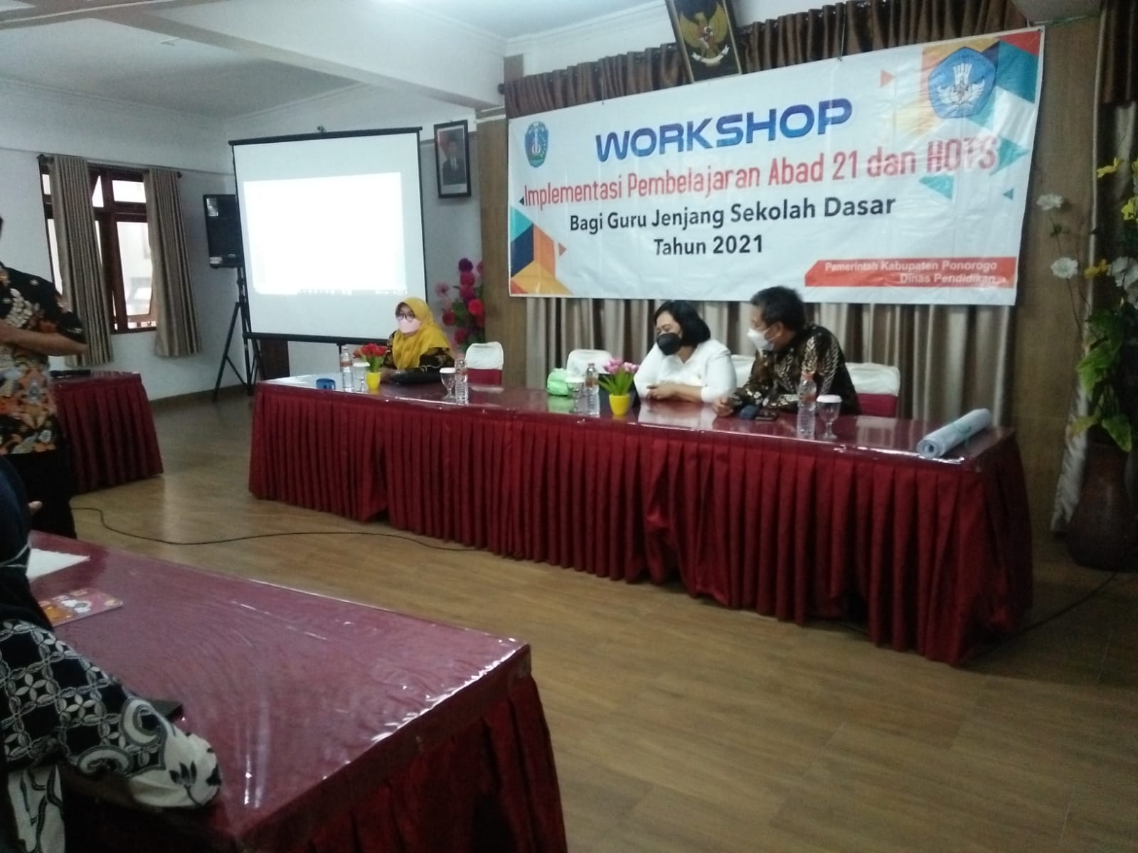 Workshop diadakan dinas pendidikan ponorogo di Telaga Sarangan