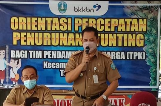 Harjono, pemateri dan kepala dinas pengendalian penduduk dan keluarga berencana Ponorogo.