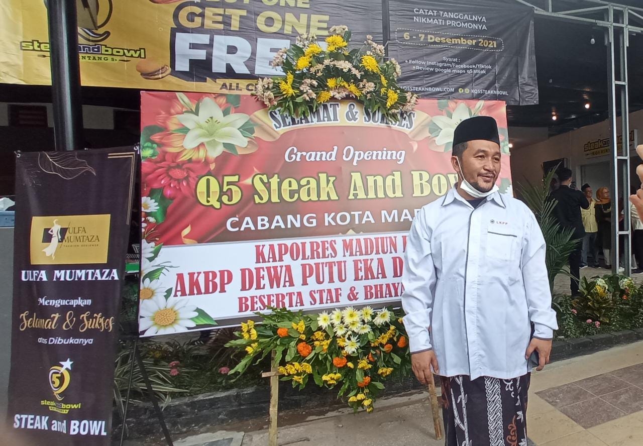 Gus Ali pemilik Q5 dan Tempat Q5 Biliton Madiun yang nyaman dan representatif