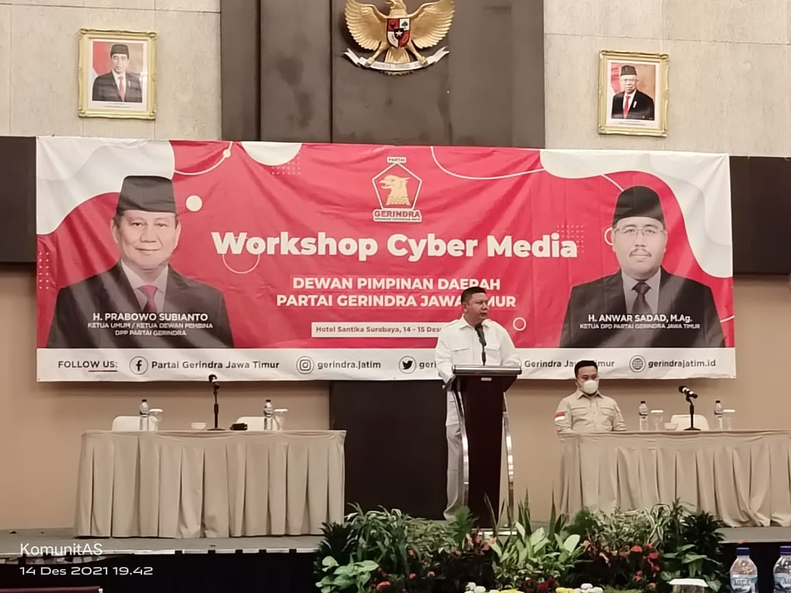 Wakilnketua DPD Gerindra Jawa timur Hadi Dediansah saat membuka acara workshop cyber Media 