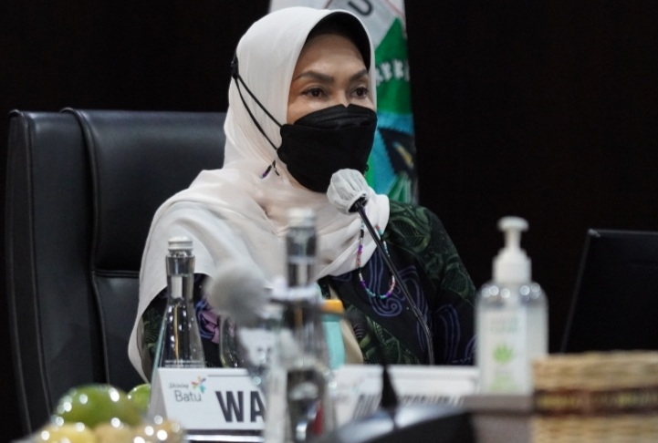 Wali Kota Batu, Dewanti Rumpoko