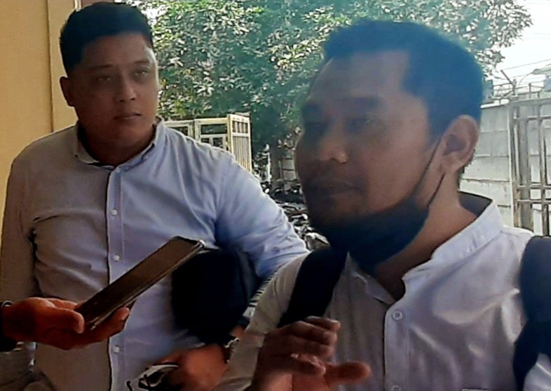 Foto Ferdy bersama Adhetya , Kuasa Hukum Terdakwa Eddy Rumpoko