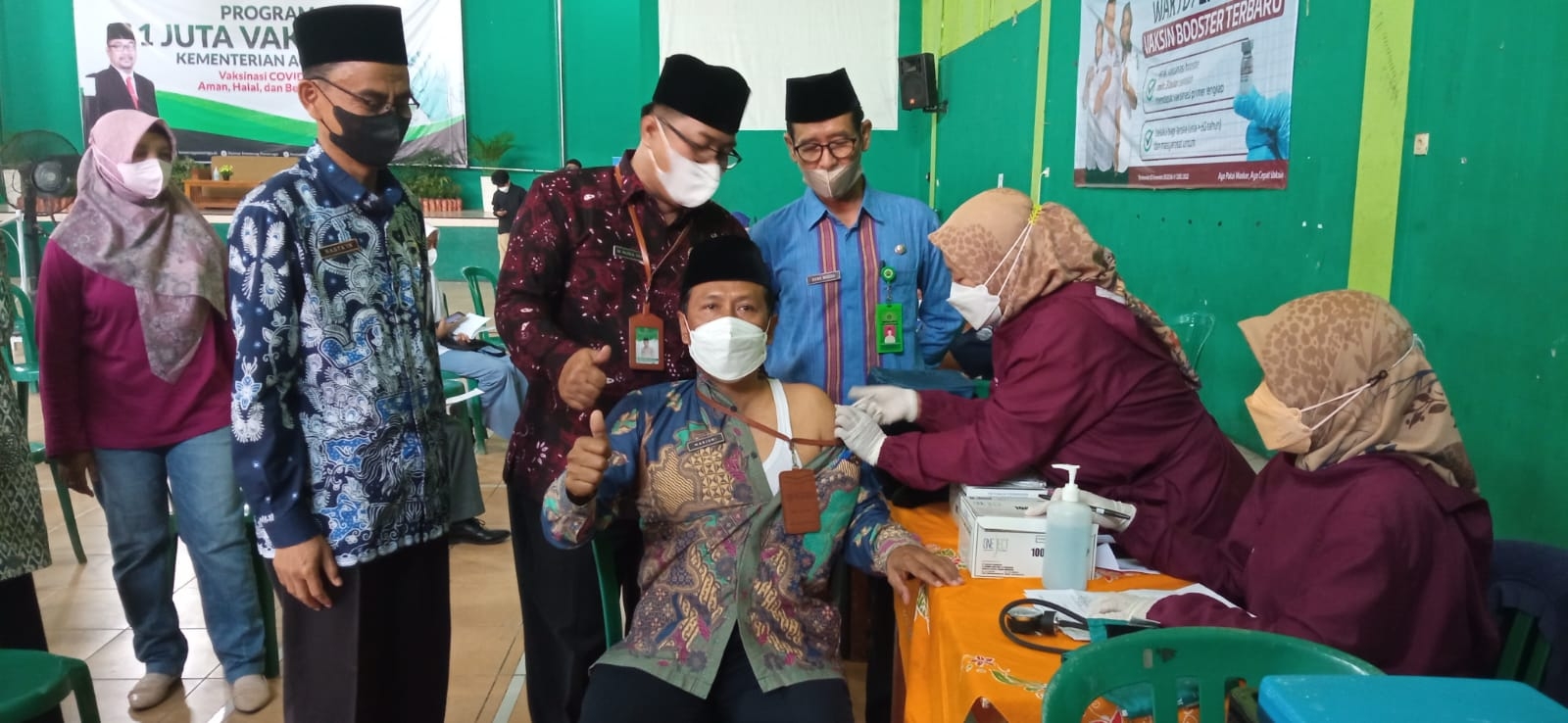 Kemenag Ponorogo  Saat Laksanakan Vaksinasi