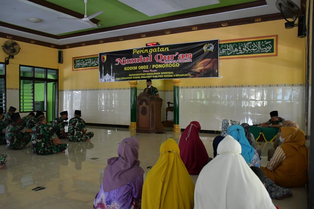 Toto : Momentum Kodim 0802/Ponorogo Saat Memperingati Nuzulul Quran 1443 H / 2022 M