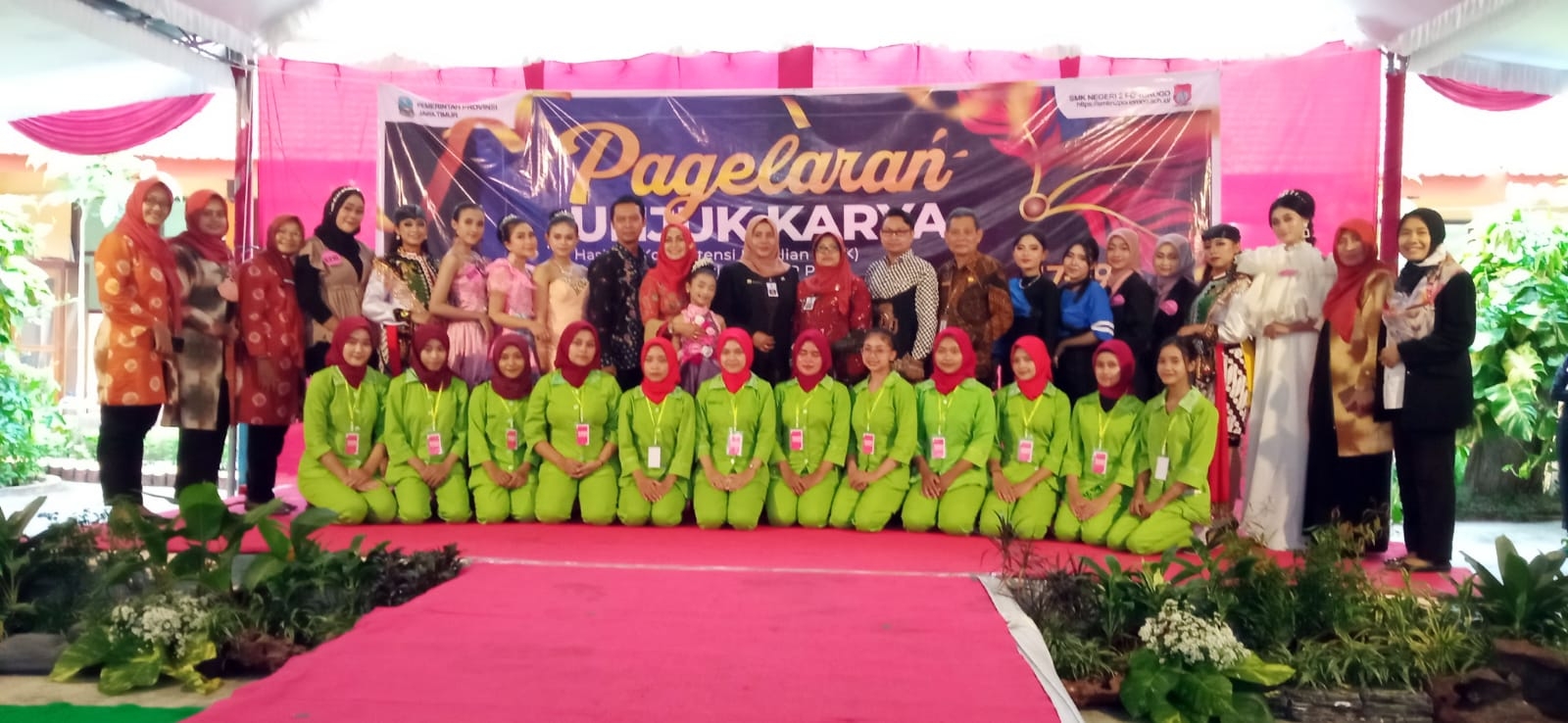 Fashion show dalam unjuk karya siswa SMKN 2 Ponorogo